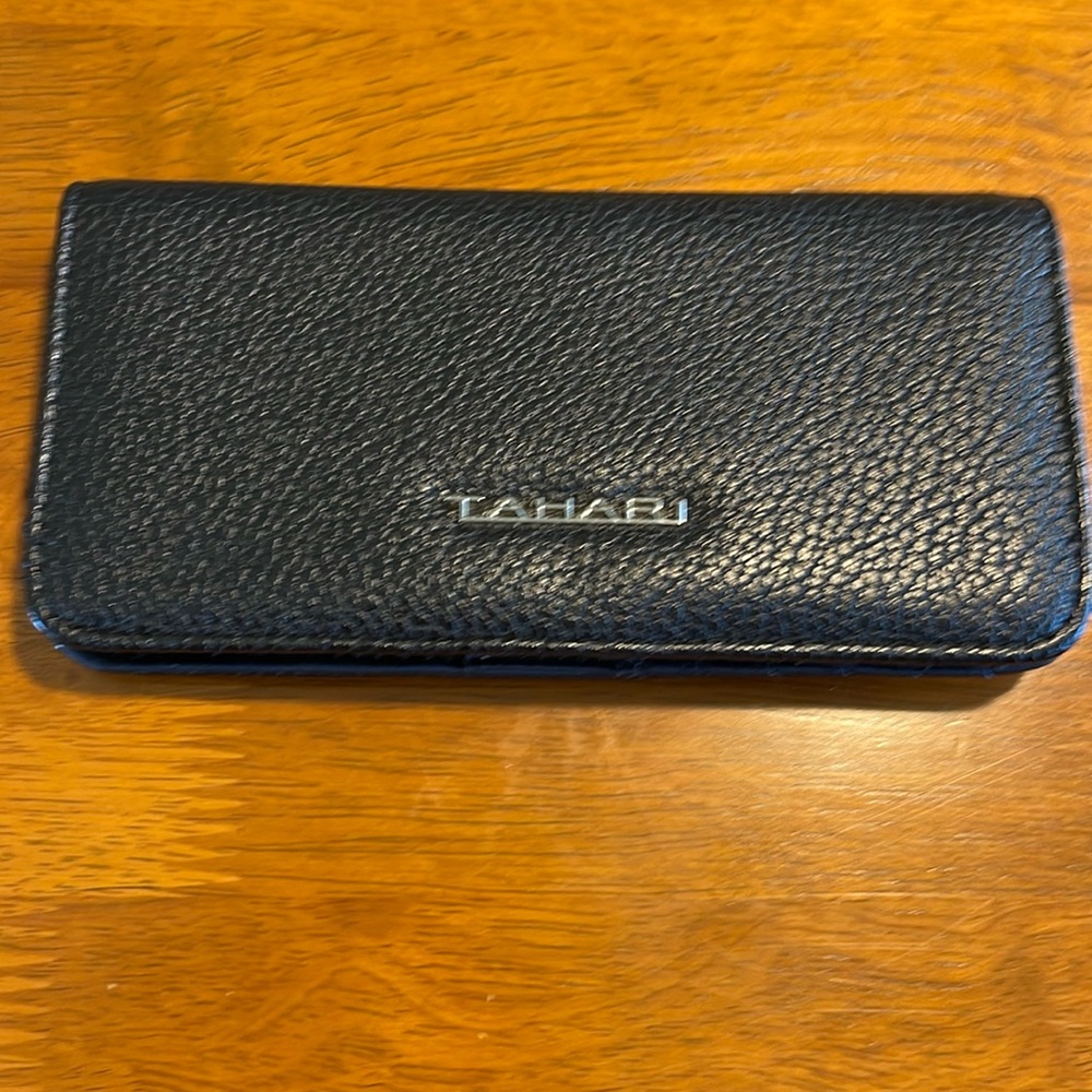 Tahari Bi-fold Wallet Credit card wallet Black pebbled vegan Leather New